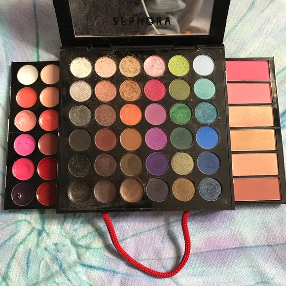 Sephora Other - Sephora eye shadow/blush/lipstick kit